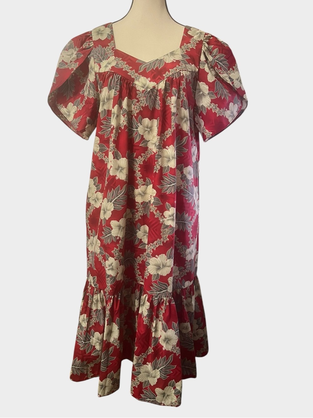 Vintage Winnie Fashion Hawaii Red Hibiscus Muumuu Dress Pockets M